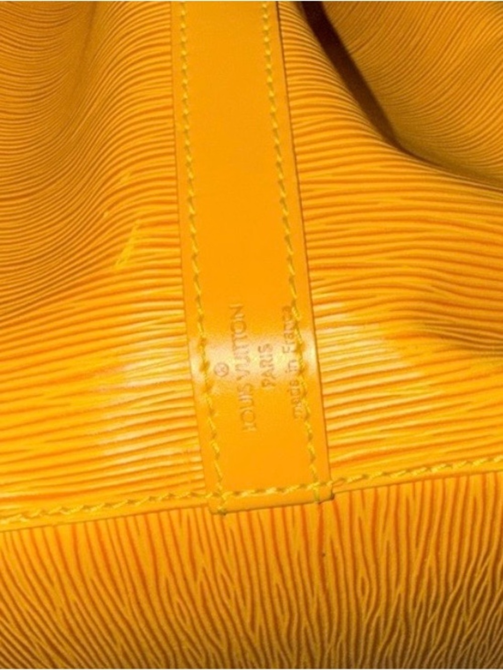 $749 LOUIS VUITTON - Picture 7 of 16